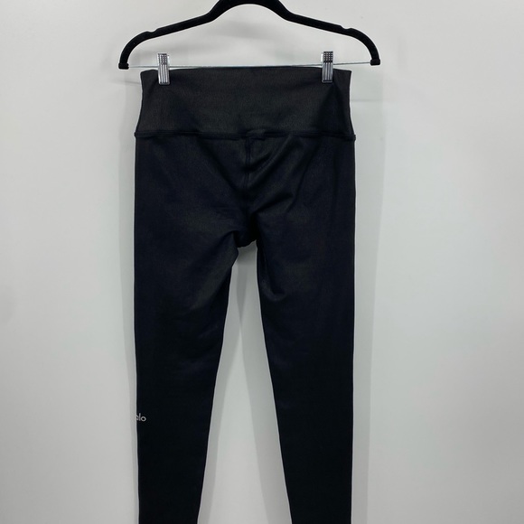 ALO Cracked Liquid Air Brushed Legging Medium - Picture 5 of 8